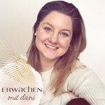 Logo of the podcast it's me dani Podcast it's me dani