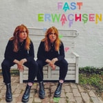 Logo of the podcast Fast Erwachsen Missing podcast logo