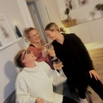 Logo of the podcast Freundinnen und ein Glas Podcast Freundinnen und ein Glas
