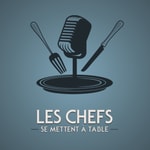 Logo of the podcast Les chefs se mettent à table. 